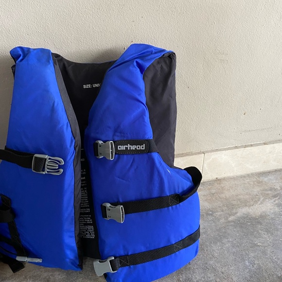 2 Airhead Life Vest - Picture 4 of 4